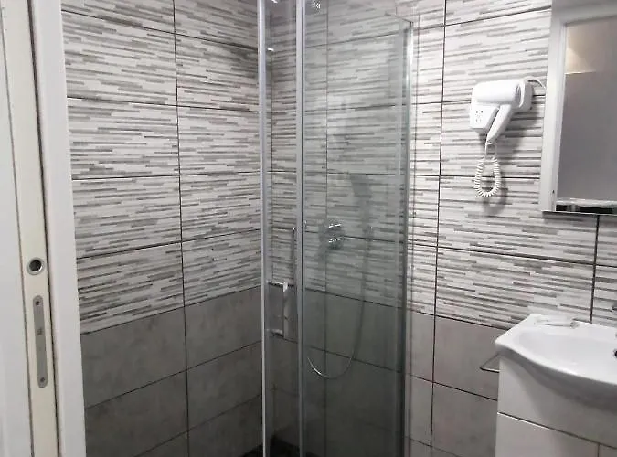 בית נופש Perla Azzurra 1 *