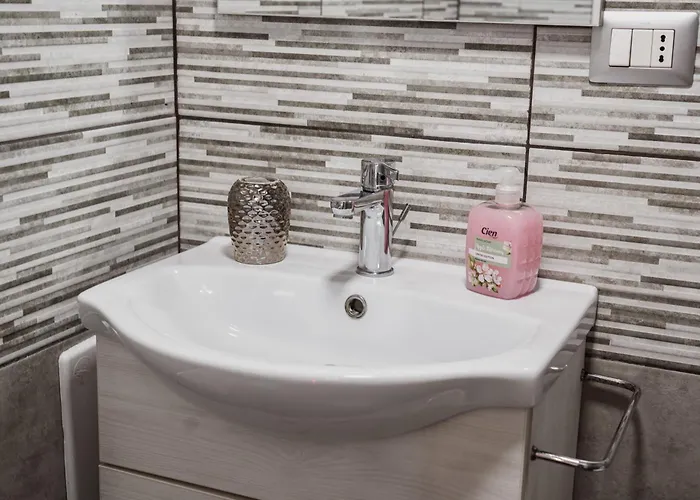 בית נופש Perla Azzurra 1 *